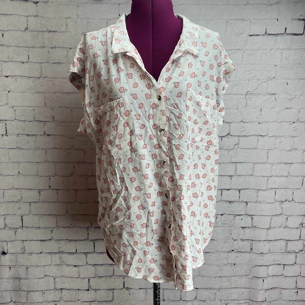 Jachs Girlfriend New York size XL button down shirt cream with floral design